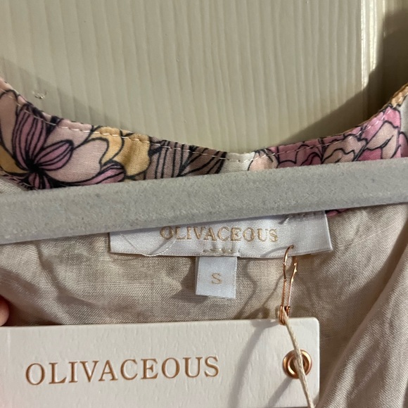 Olivaceous size S floral dress - Picture 4 of 4